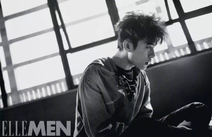 大家对易烊千玺的评价一段话,易烊千玺人物评价简洁