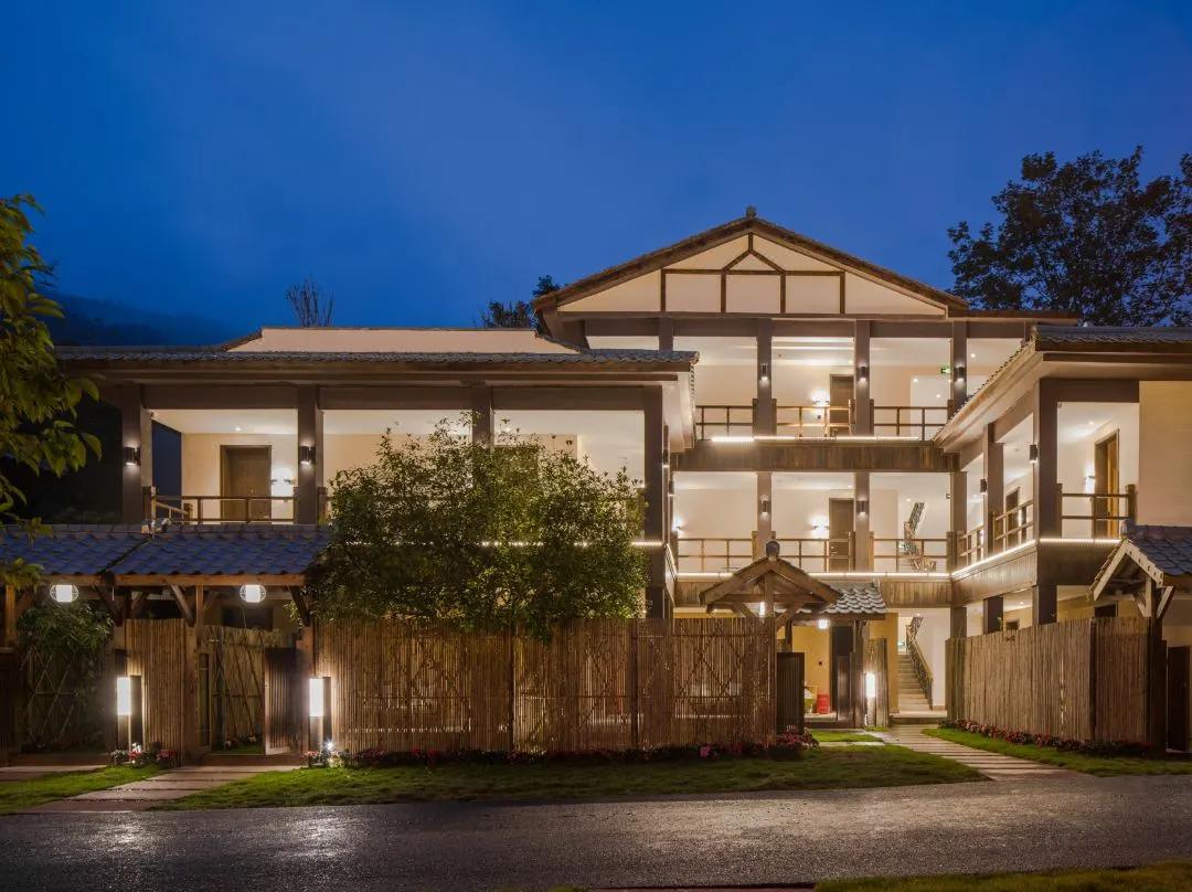 川西泡温泉看雪景,川西12月份最佳雪景泡温泉的地方