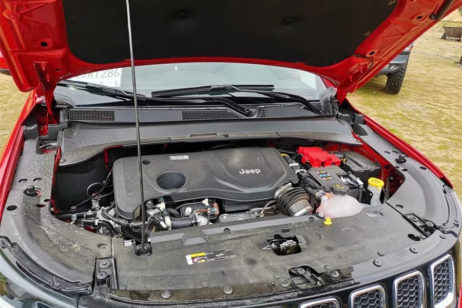 jeep指南者1.3t四驱高性能版,jeep指南者1.3t配9at测评