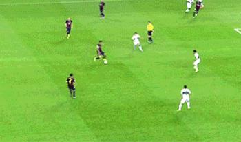 足球转身踢球训练方法,足球拉球转身过人教学