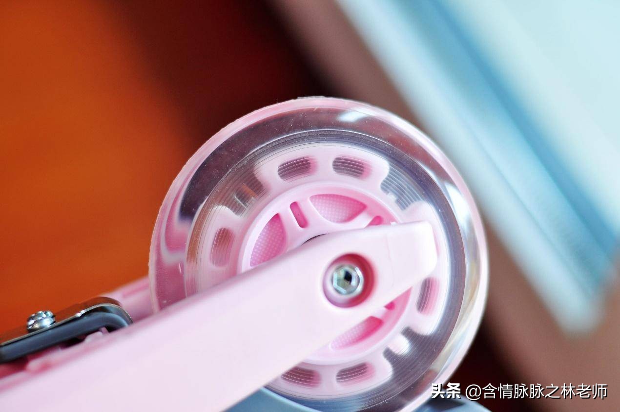 给宝贝买个滑板车,给小朋友买滑板车