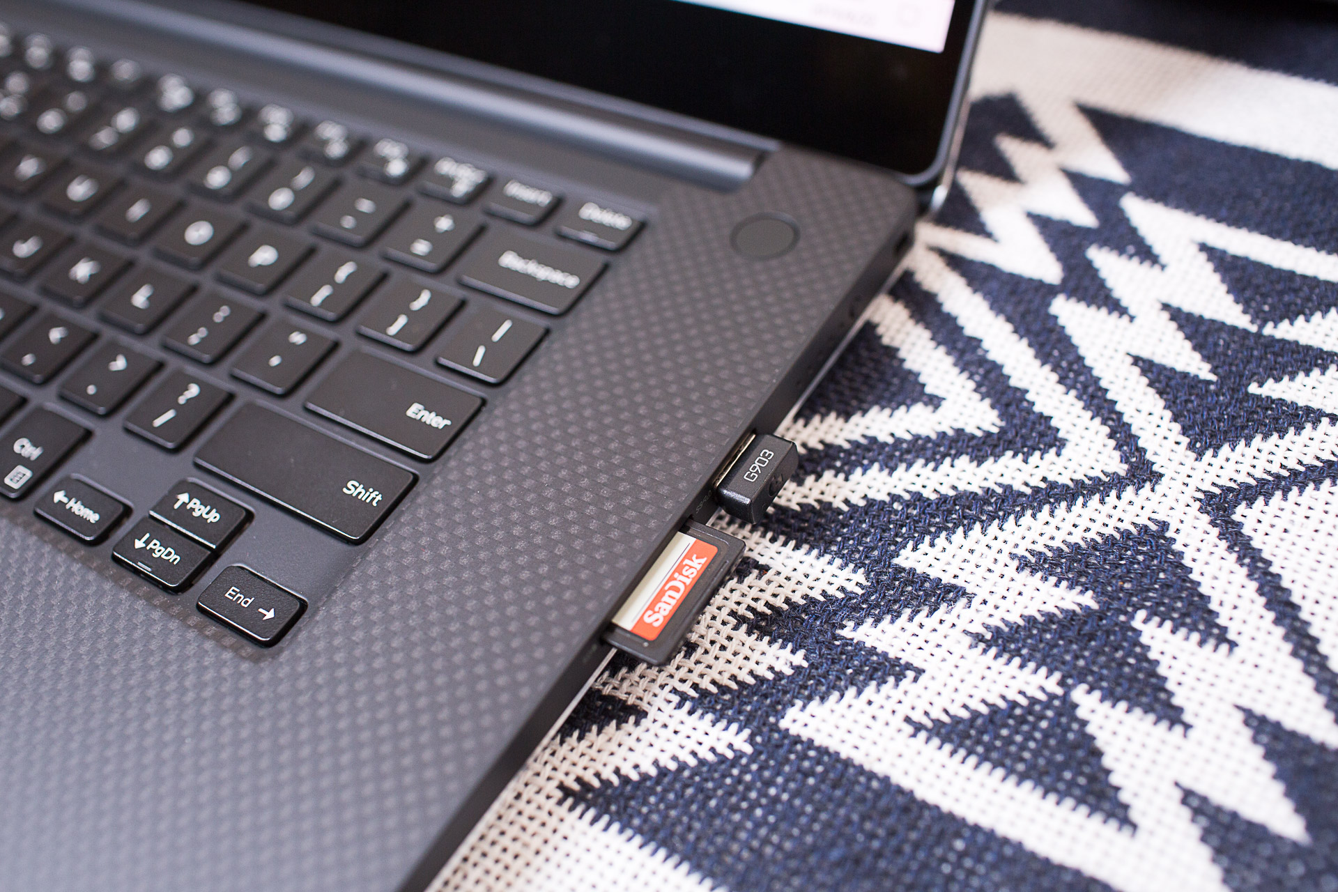 dell笔记本屏幕颜色,dell戴尔xps159530测评