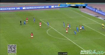 上港门将顾超视频,国门顾超禁区内两次拿球