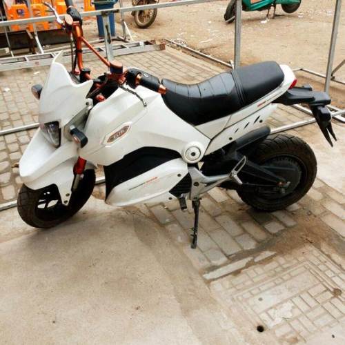 孤独夜里男孩的唯一陪伴，小厂电摩也有的情怀槽车详聊小猴m3！