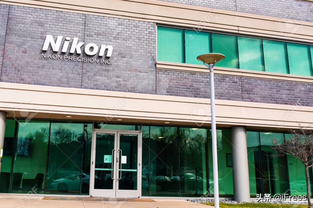 联合佳能尼康研发光刻机 (日本的尼康和佳能也做光刻机)