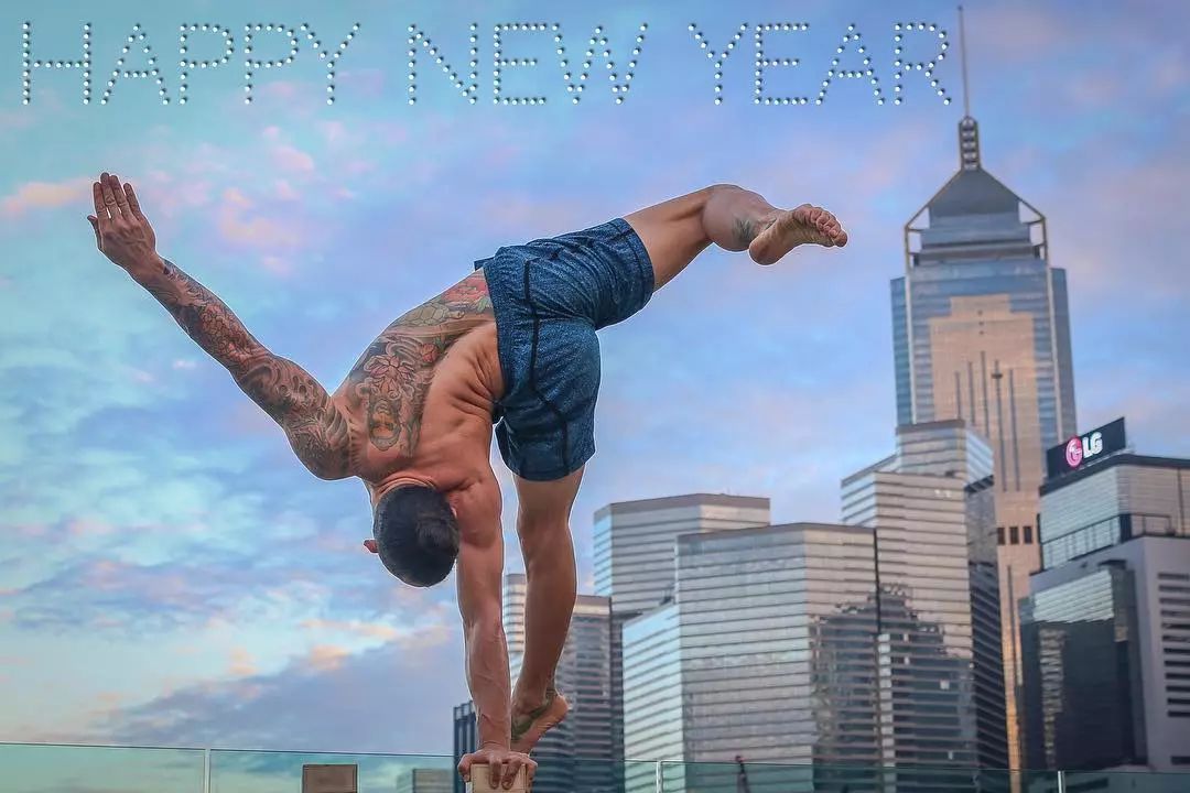 男神“衣架子”身材大揭秘，原来是每天坚持瑜伽，力量升级不得了