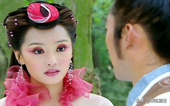 以前的古装女子，没钱打首饰，头发盘个小圈圈也能成为古装女神