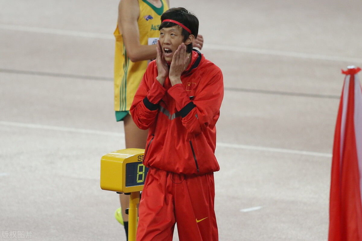 从跳高冠军到网红,张国伟已忘记2米39的一生追求了吗?拼命想红的他撂了国家队的挑子,但他的选择值得尊重