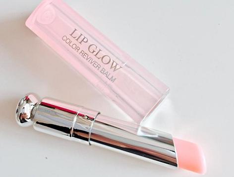 推荐一款冬季好用的润唇膏,适合冬天用的滋润型变色唇膏