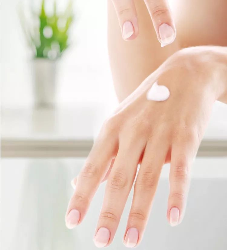 秋冬手干裂擦手霜,冬天手脚干裂涂什么护肤品
