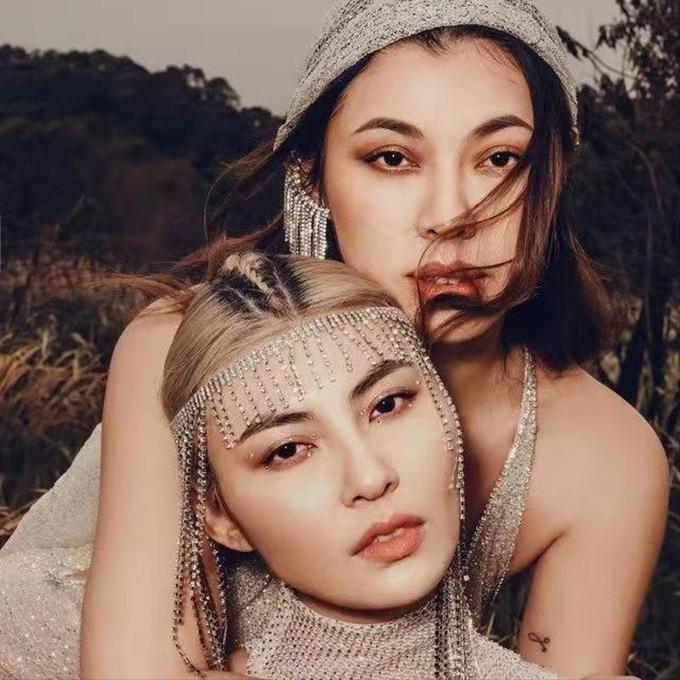 香港名模女儿，公开宣布“同性婚礼”，女友更是大有来头