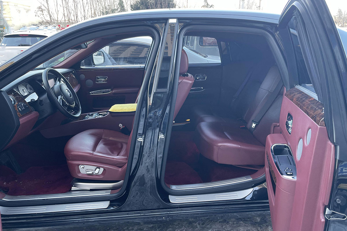 购买定制版劳斯莱斯过程 (劳斯莱斯车源套路)