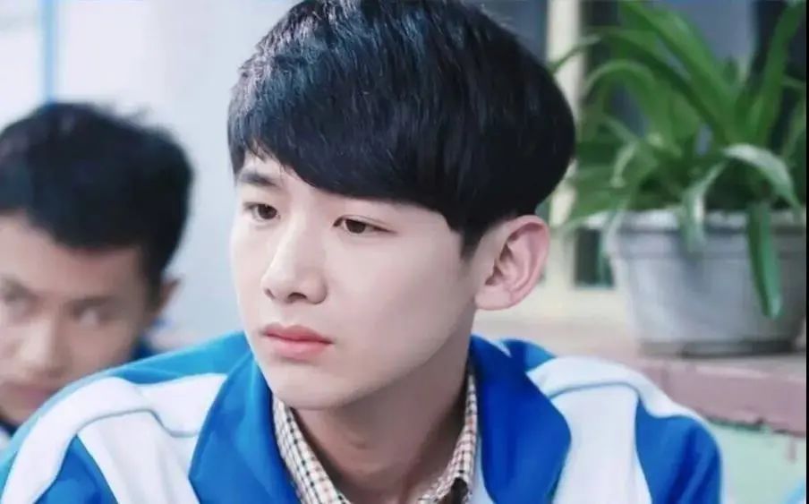 综艺白敬亭郑合惠子,白敬亭新鞋蹦蹦跳跳视频