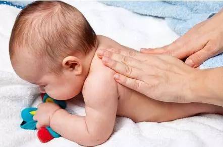 排气抚触操婴儿完整步骤,抚触排气操婴儿完整步骤
