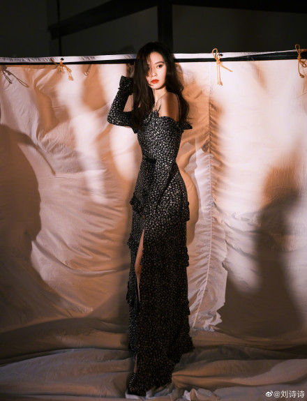 时尚芭莎年度派对结束，学女星红毯穿搭