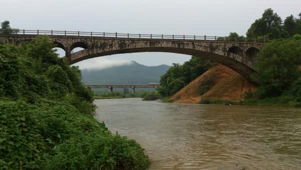 农村河沟里的塘角鱼,因其肉质细嫩,又非常好钓,深受人们喜爱