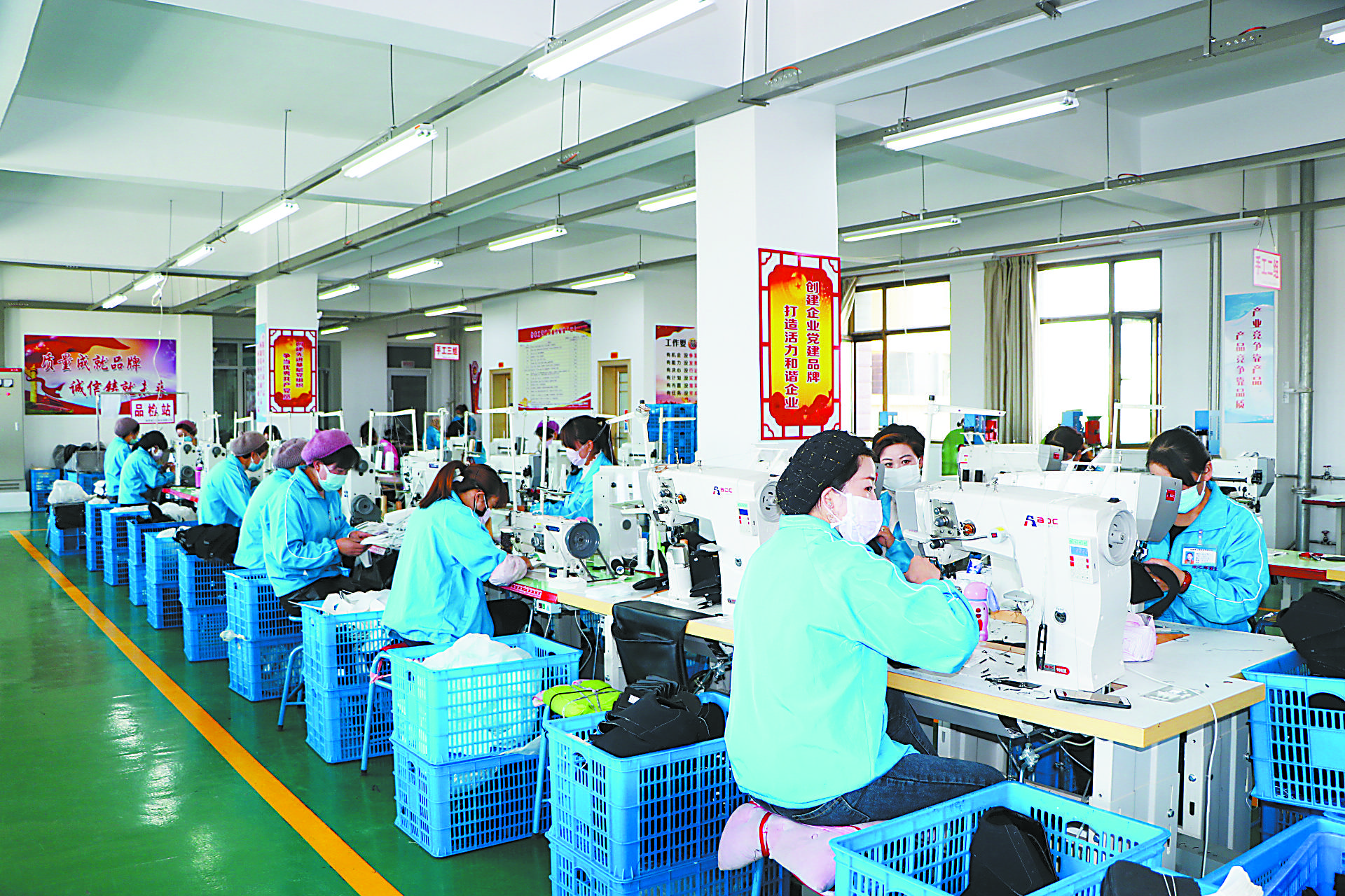 脱贫攻坚书写乡村振兴新画卷,关于脱贫攻坚决战决胜之年的文章