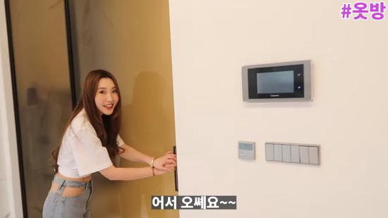 韩国女生独居公寓,韩国美女晒衣服