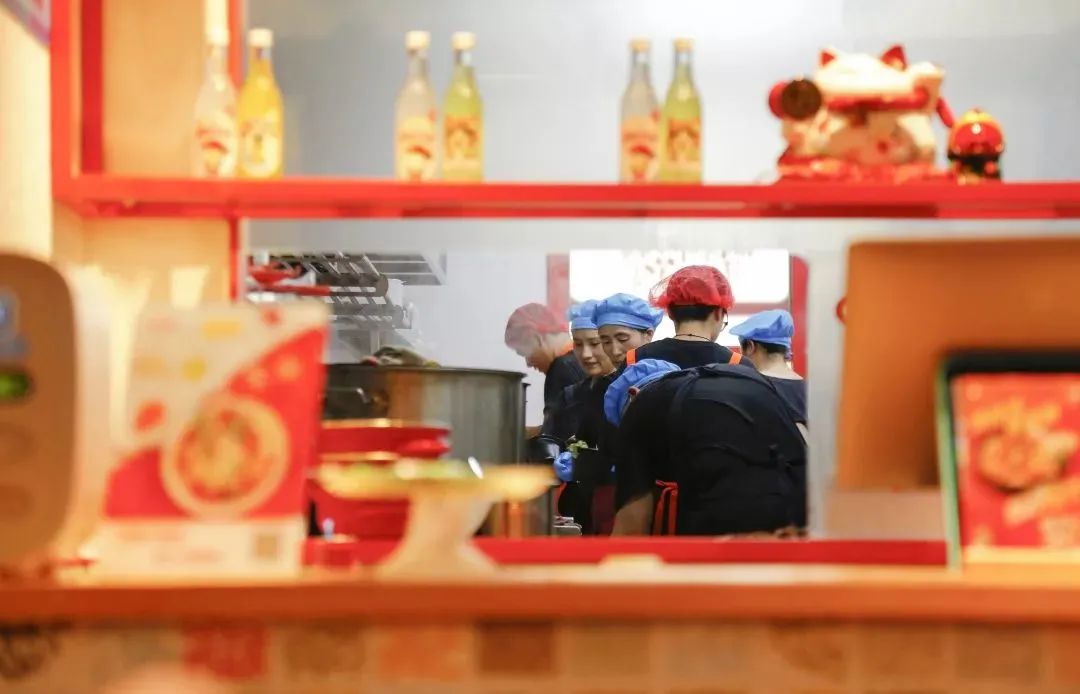 麻辣烫单店年收入300万,年入13亿