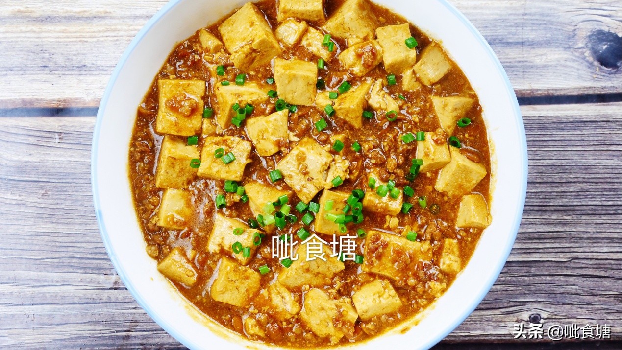 美食豆腐这样做味道鲜美外焦里嫩,家常酱汁烧豆腐