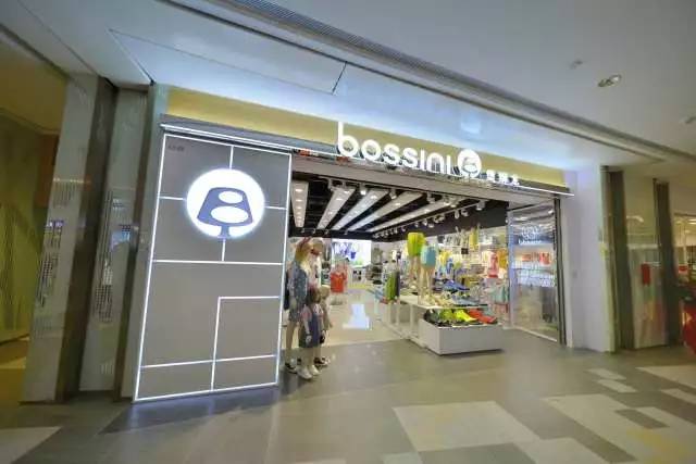 艰难求生的香港服装巨头：内地门店仅剩180家，去年亏了1个亿