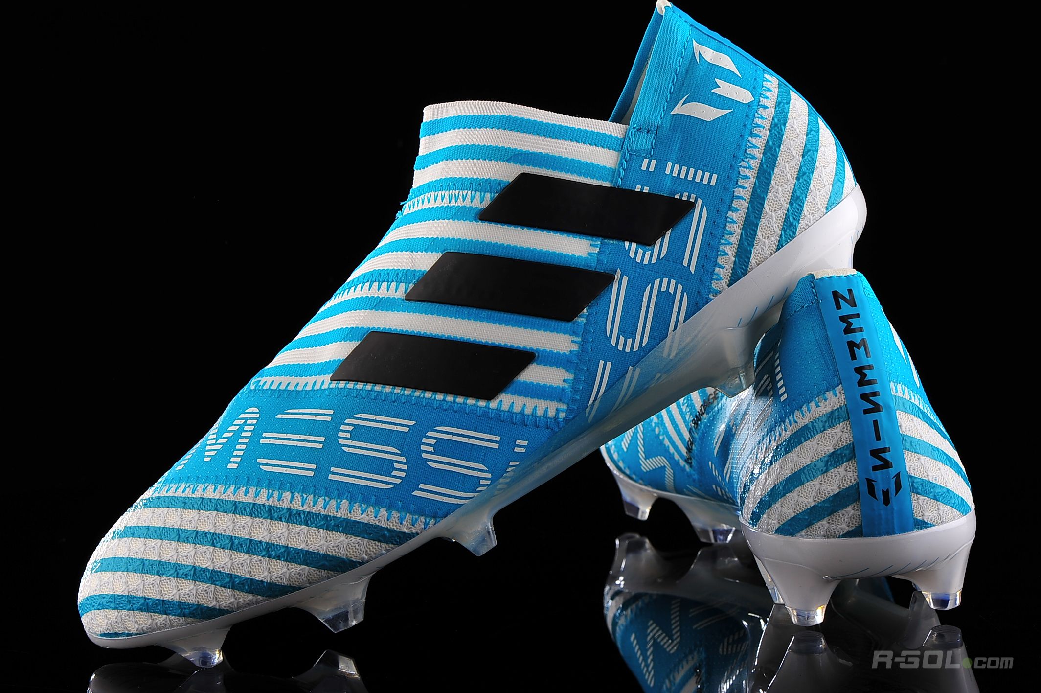 梅西和c罗为什么没有签名鞋,c罗刺客黑球鞋