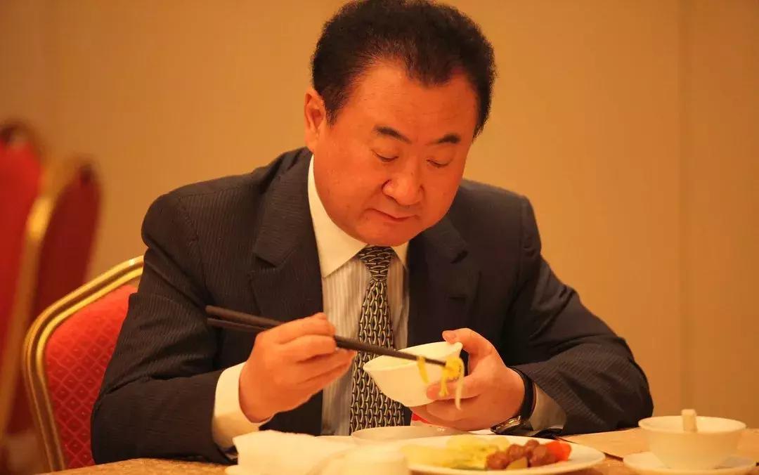 电视霸道总裁和现实中不一样,电视剧里的霸道总裁存在吗