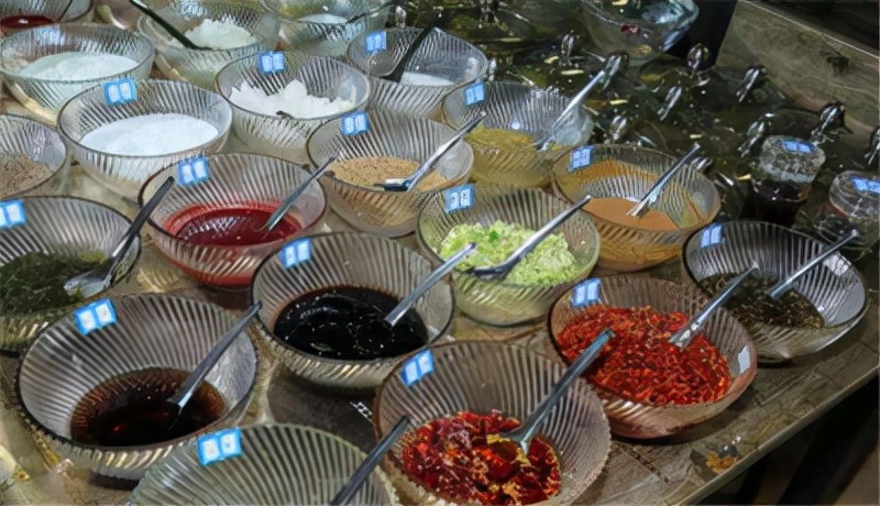 旋转小火锅设备全套多少钱,旋转小火锅