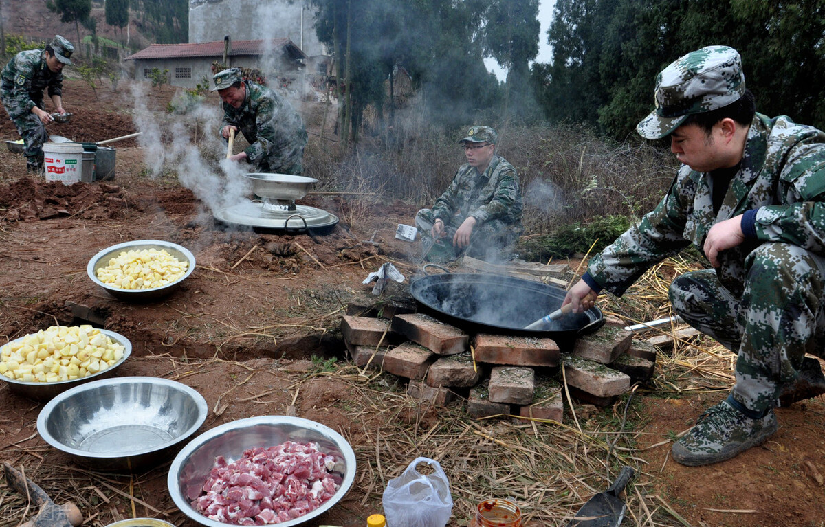 当兵的每天伙食标准,当兵的都吃什么伙食