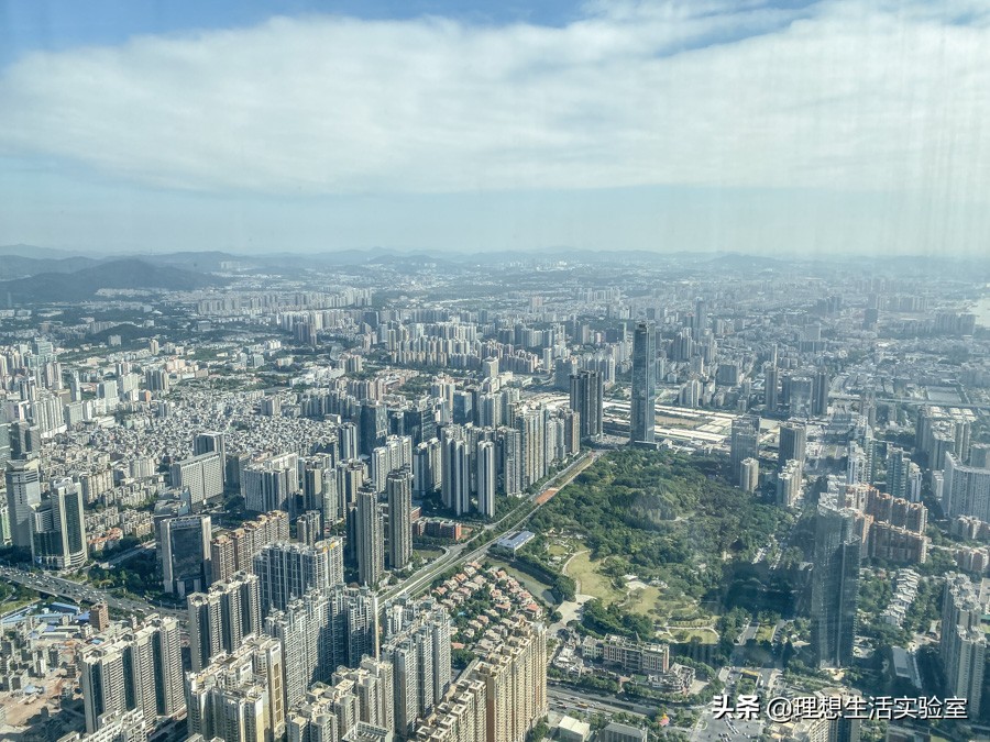 住在广州瑰丽酒店看外面风景,广州瑰丽酒店看到整个广州夜景