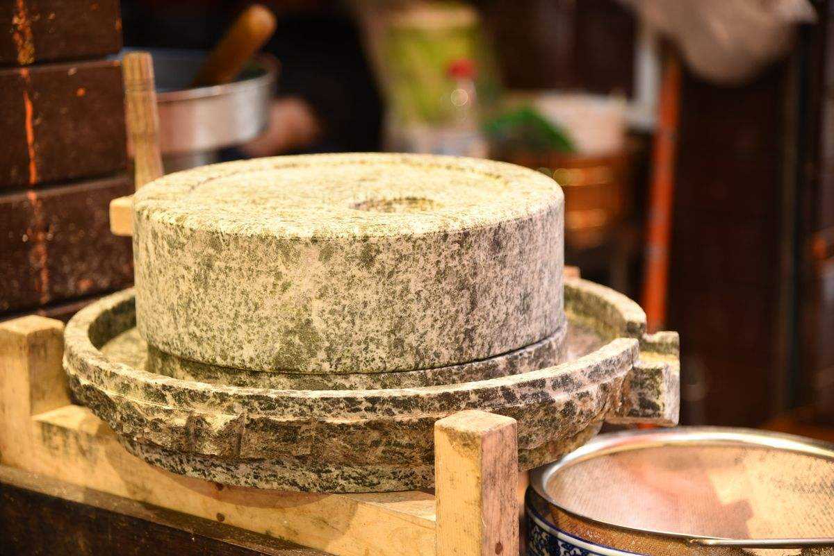 豆浆是纯黄豆打的吗,豆浆是温水泡豆子还是凉水泡