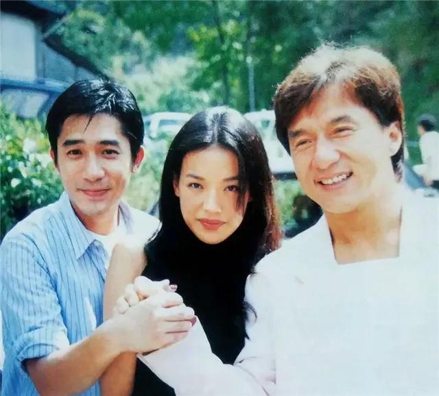 1995年成龙对周星驰反败为胜,成龙周星驰比赛视频