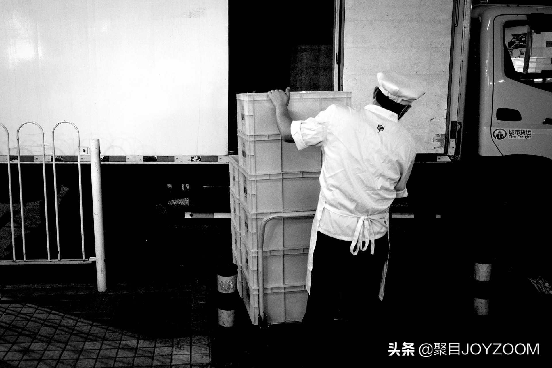 聚目体验丨最近有点儿红的街拍利器：理光GRIII入手体验