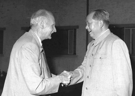 蒙哥马利用一盒“三五”牌香烟换了一副主席手书的事,你知道吗?