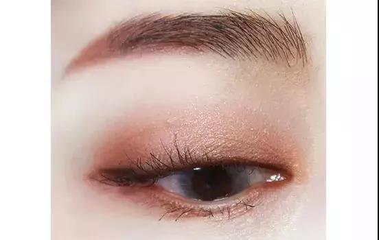 手残党单眼皮适合的眼影教程,原来手残党画眼影也没那么难