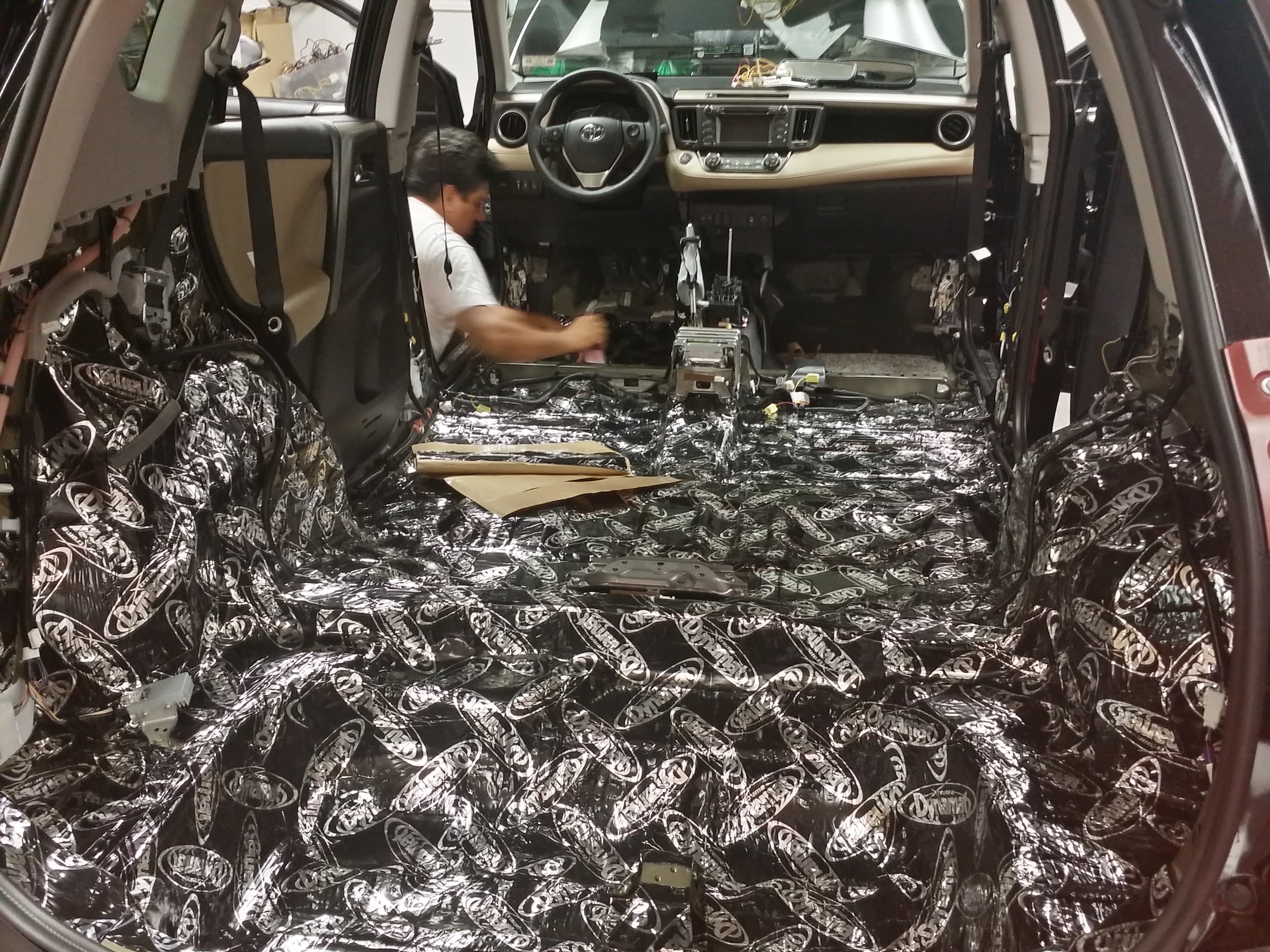 13卡罗拉发动机的声音怎样做隔音,丰田卡罗拉1.2t全车隔音升级