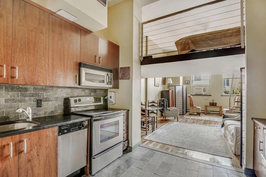 46个平方住六口人,46人住三人间和双人间客房