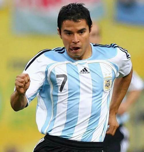 在阿根廷，有一种天才被叫做——“马拉多纳接班人”
