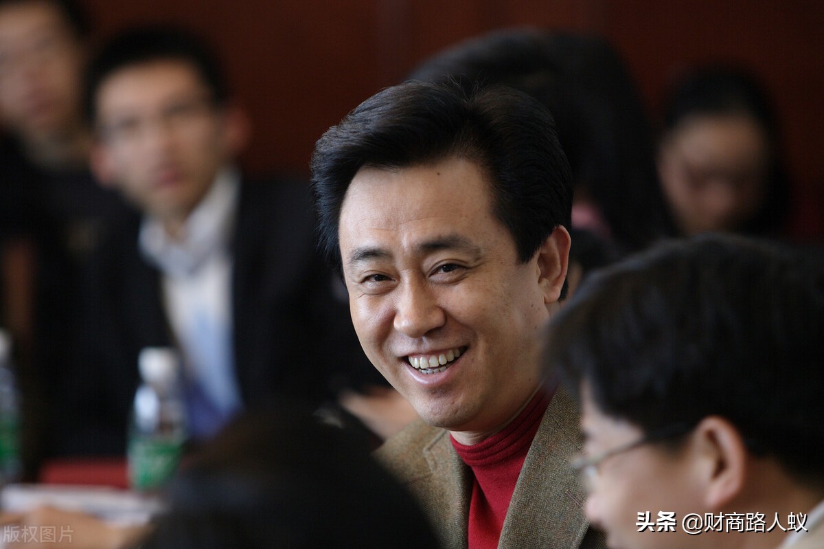 首富变首负许家印,首富转一个亿还债