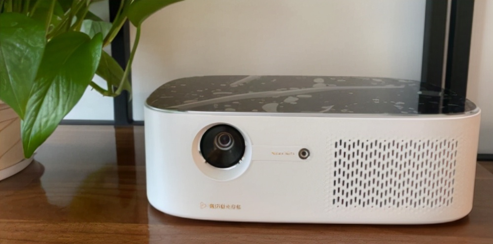 国产便携投影仪品牌排行榜,国产投影仪vs品牌投影仪测评