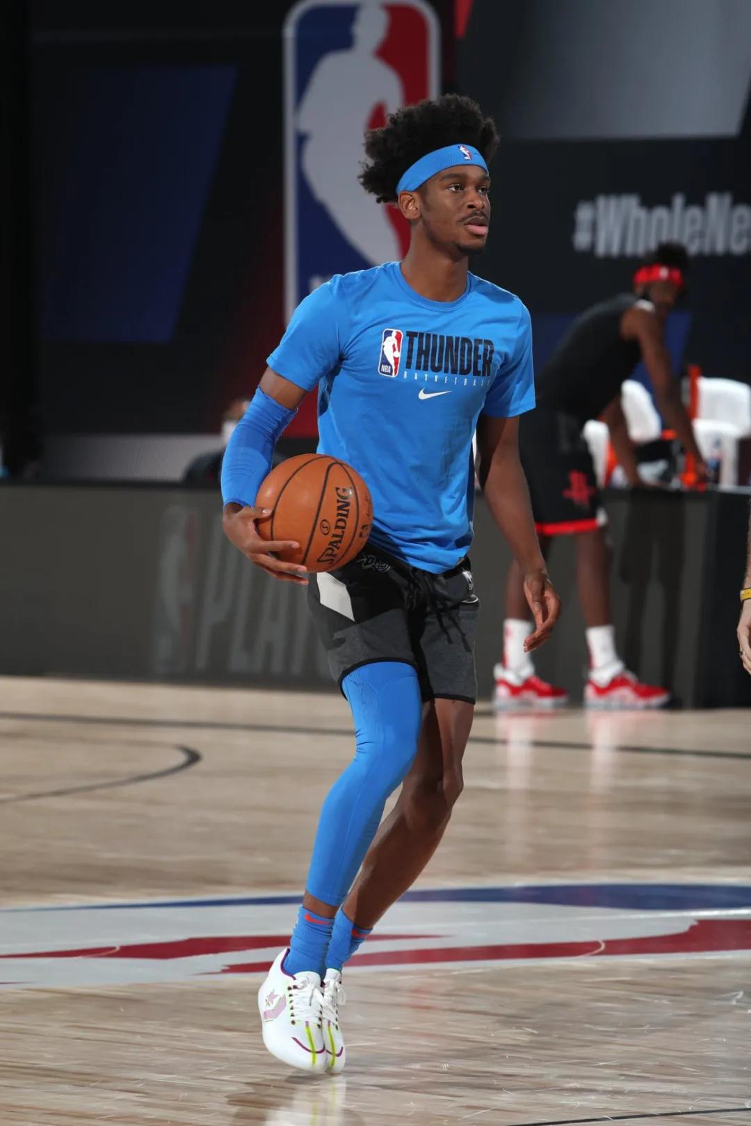 nba球员上脚科比球鞋系列,nba球星鞋王塔克在哪支球队