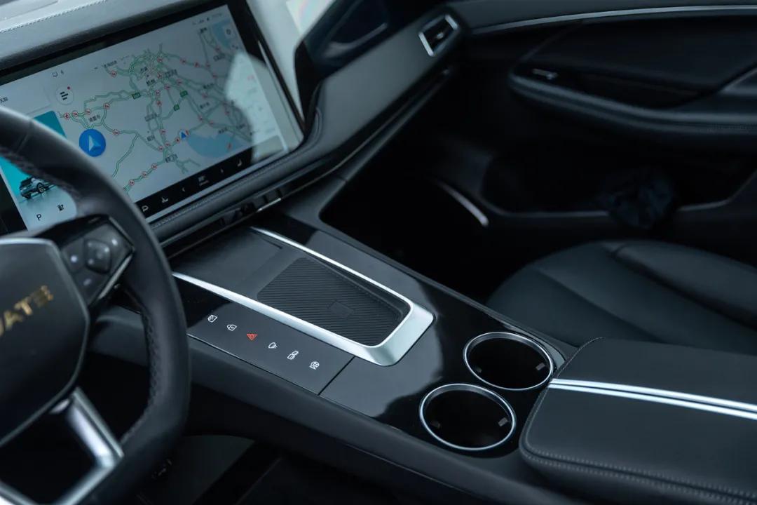 奥迪e-tron2021款50quattro豪华型,奥迪e-tron2019年最好的电动suv