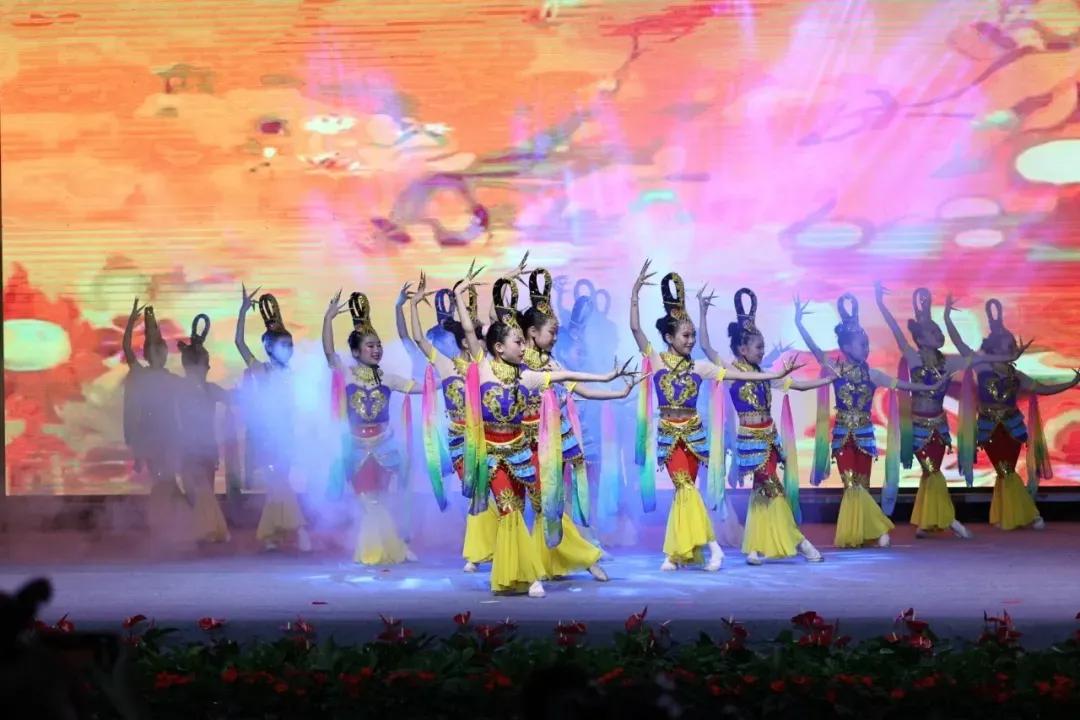 剑阁县鼓楼幼儿园庆祝中国*产党共**成立100周年暨毕业典礼文艺汇演