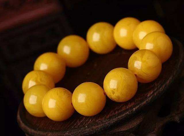 四招教你看懂琥珀蜜蜡真假,鉴定蜜蜡的口诀