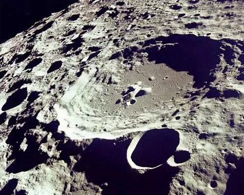 美苏冷战的原因及表现,美苏冷战时发生的事情