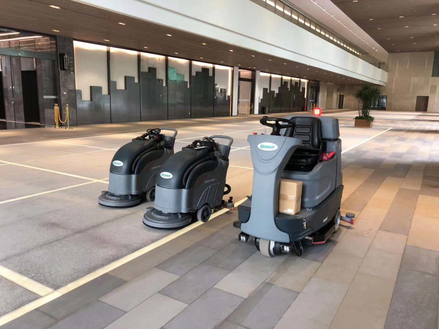 洗地机耗材配件有哪些？