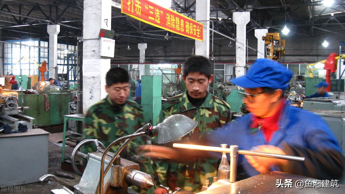 一个月工资8000没有压力,一个月工资10000没人干