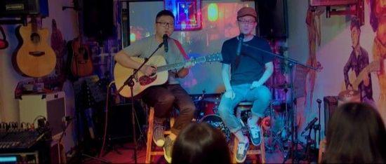 两个壮汉的好妹妹乐团如何成长到现在的？