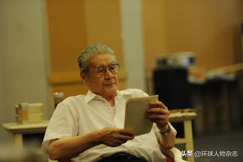 老戏骨蓝天野获七一勋章,老戏骨蓝天野曾是北平地下党