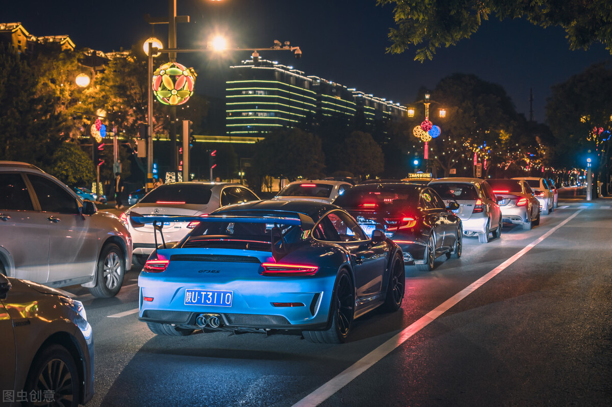 绕着富人转的假名媛，欲用PPT骗取银行2000万，曾半夜被赶出酒店